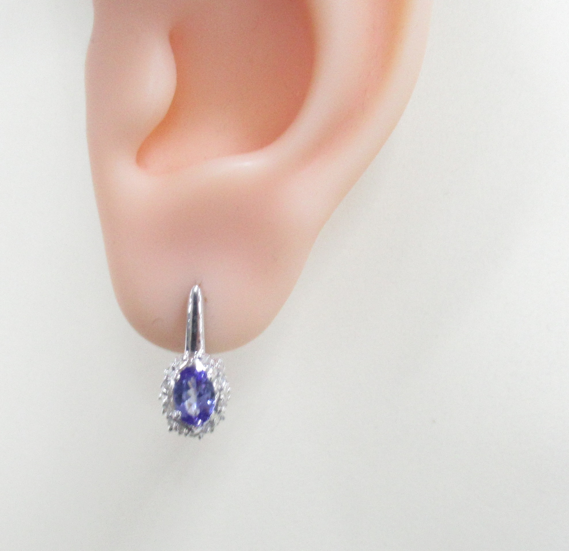 Серебряные серьги 925 пробы; вставки 2 Танзанит 1,5 ct; 32 Топаз белый 0,7 ct;